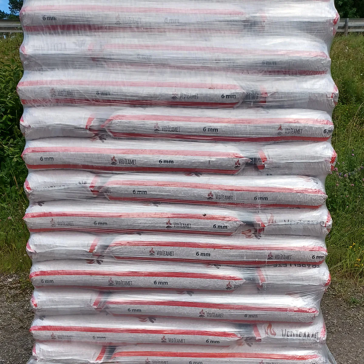 Träpellets 6 eller 8 mm, pall 48 × 16 kg